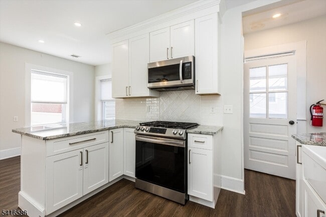 Building Photo - 12 N Willow St