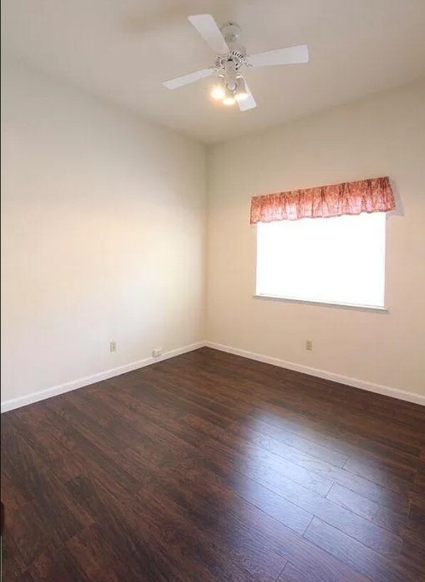 Building Photo - 196 Bayline Cir