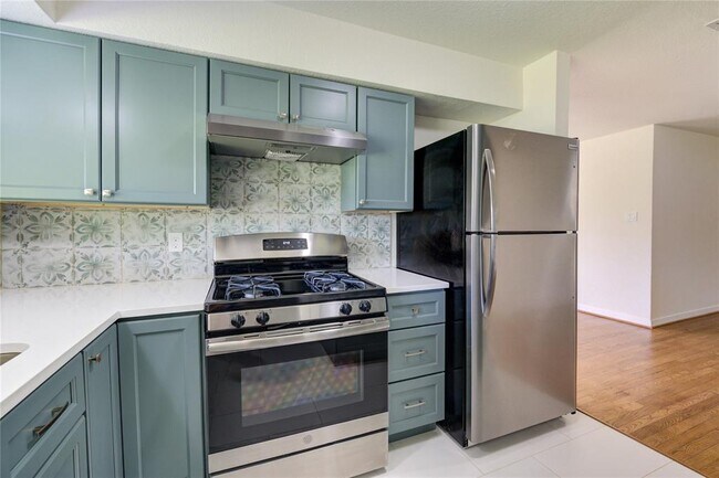 Building Photo - 10111 Fonville Dr