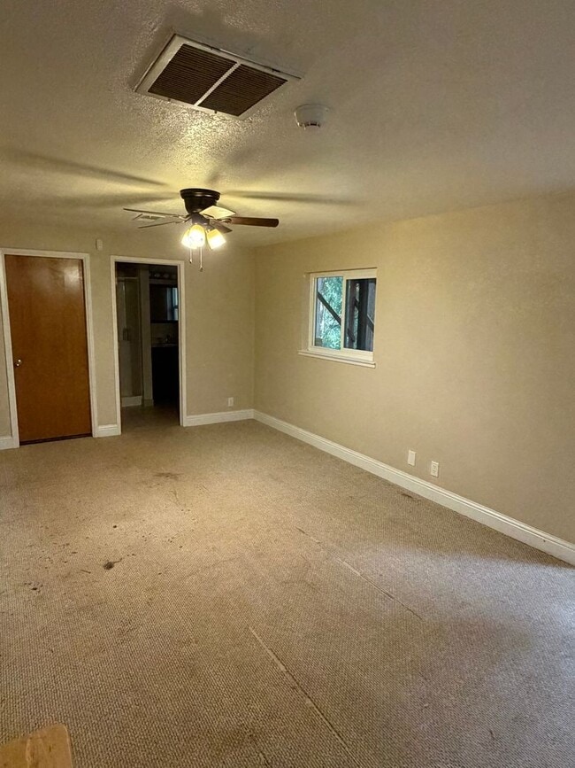 Building Photo - Pioneer Home