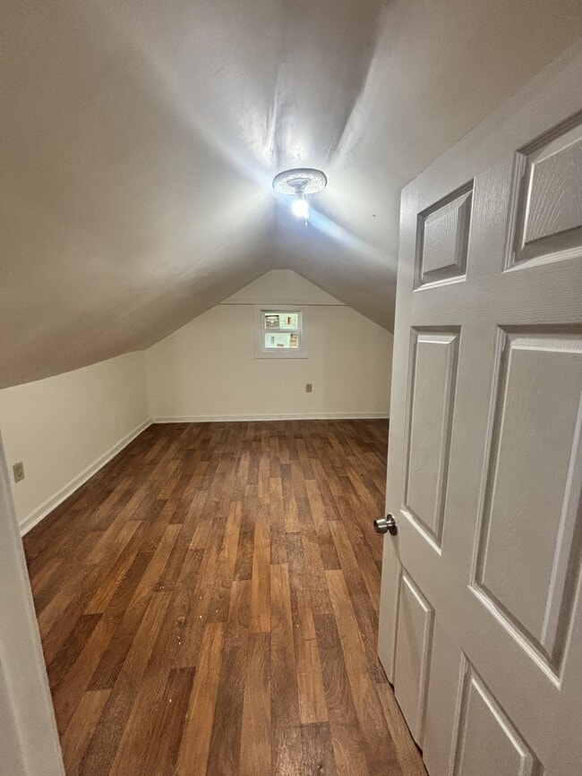 Building Photo - 135 1st St