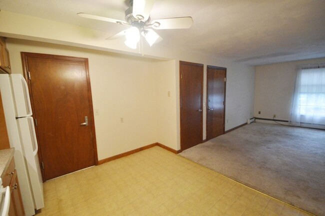 Building Photo - Holden: 2 Bed 1 Bath, Heat & Hot Water Inc...