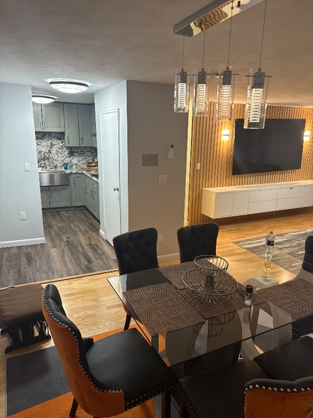 Building Photo - 23-55 Staffordshire Ln