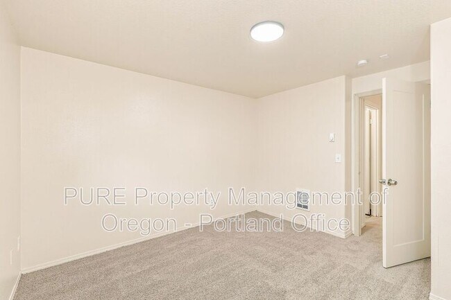 Building Photo - 2619 SE 125th Ave