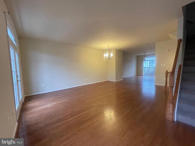 Building Photo - 24693 Kings Canyon Square