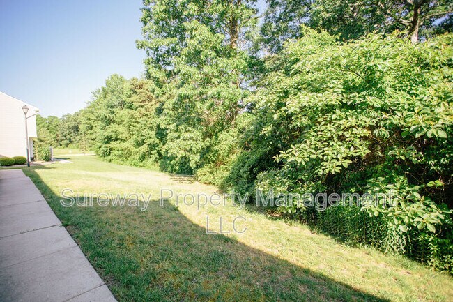 Building Photo - 606 Tanglewood Dr