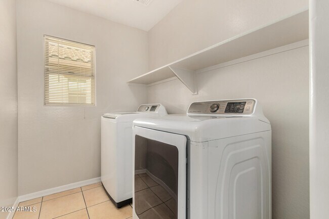 Building Photo - 4115 W Valley View Dr