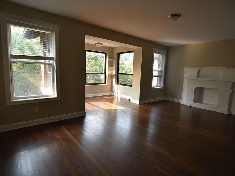 Building Photo - 708 W Grace St