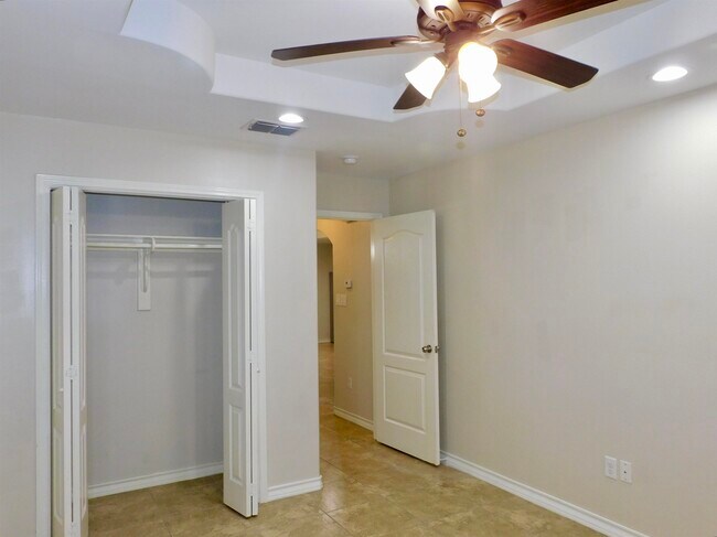 Building Photo - 1511 Cozumel Dr