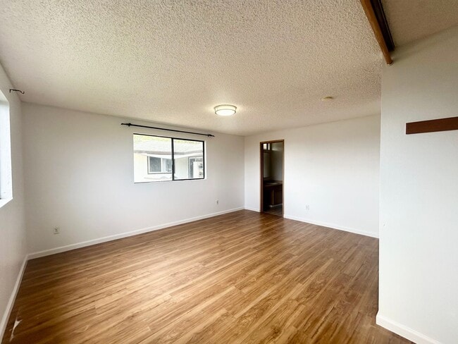 Building Photo - 960 Wailupe Dr