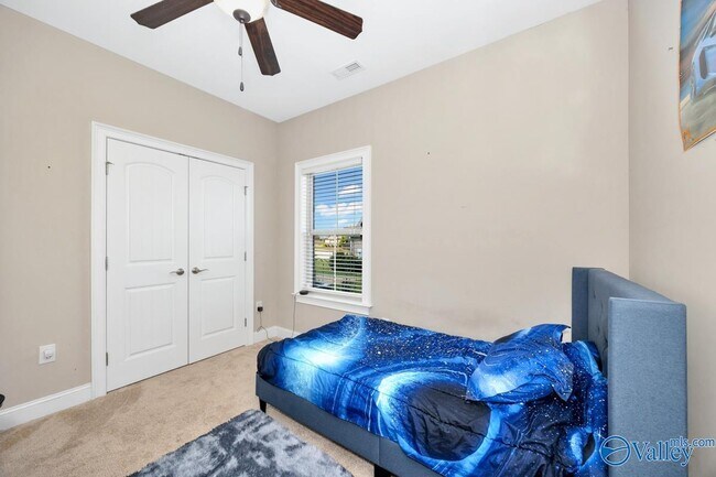 Building Photo - 216 SW Winterbranch Rd