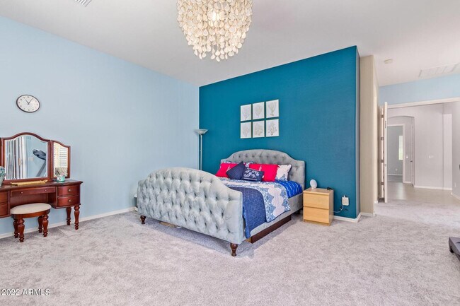 Building Photo - 4250 S Lafayette Dr