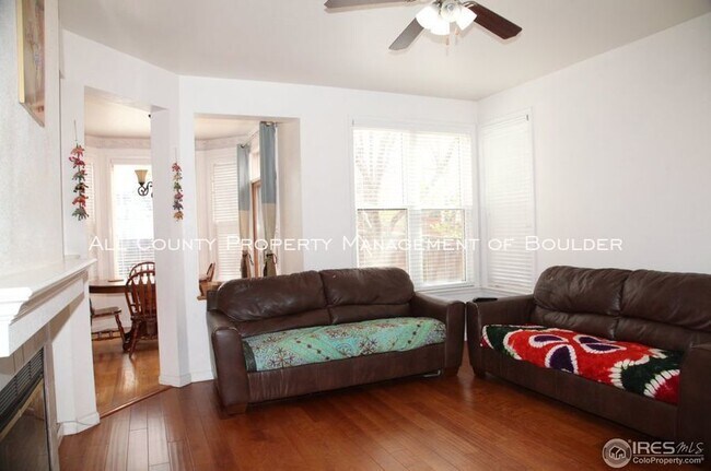 Building Photo - 842 St Andrews Ln