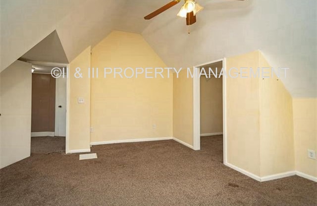 Building Photo - 507 S Ash St