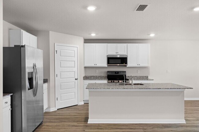 Building Photo - 7337 Morningside Dr