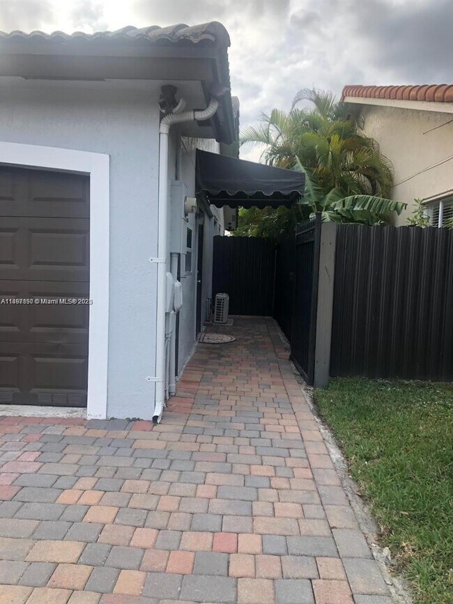 Primary Photo - 5162 SW 157th Ct
