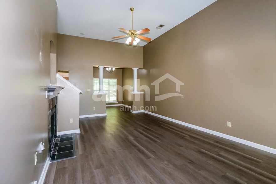 Building Photo - 1377 Marhill Cove