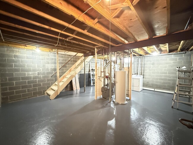 Building Photo - 1707 Dexter Ave