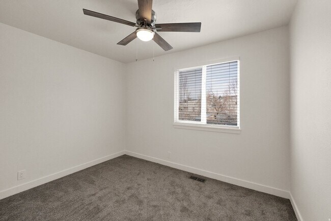 Building Photo - 7873 S Chadbourne Dr