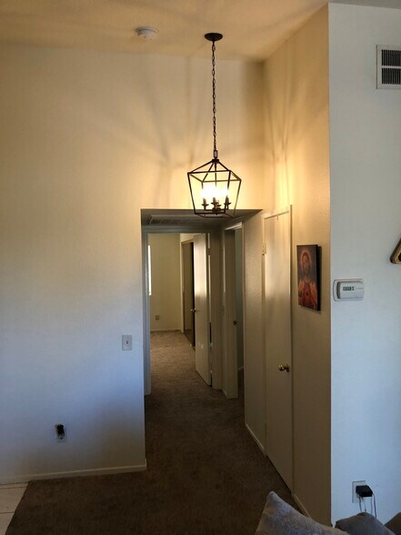 Building Photo - 2548 Avenida del Vista
