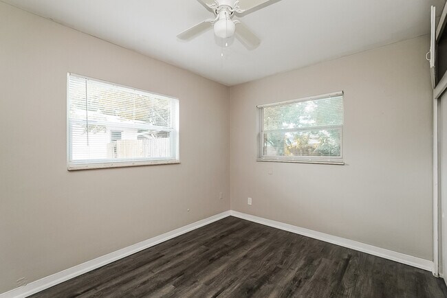 Building Photo - Welcoming 3-Bedroom Home in St. Petersburg, FL