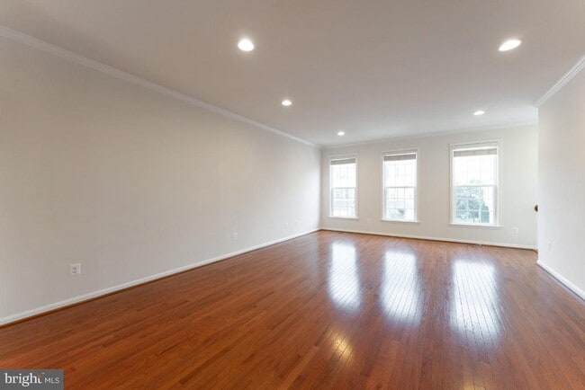 Building Photo - 25120 Sweet Myrtle Square