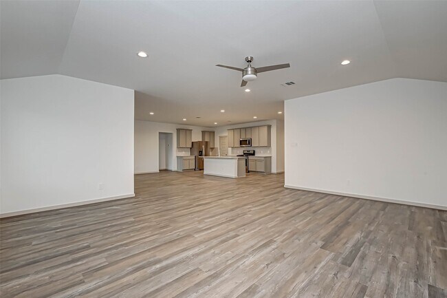 Building Photo - 3418 Lake Landing Ln