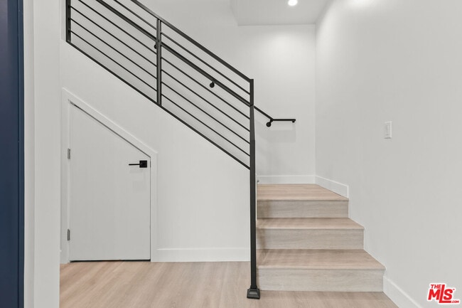 Building Photo - 119-119 S Myers St