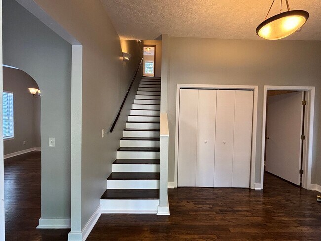 Building Photo - Gorgeous 3 Bed 2 Bath Home Available NOW!!!