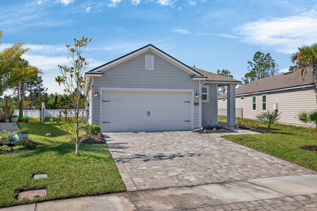 Building Photo - Resort-Style Living!