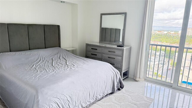 Building Photo - 19707 Turnberry Way