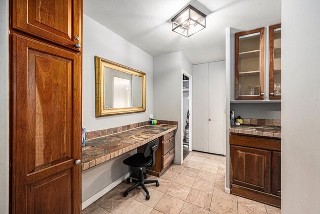 Building Photo - Spacious 1 bedroom home in the heart of Hale!