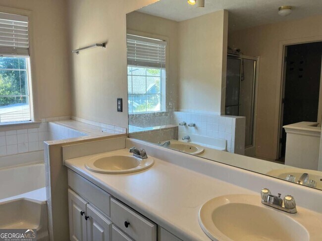 Building Photo - 30 Candlewood Ct