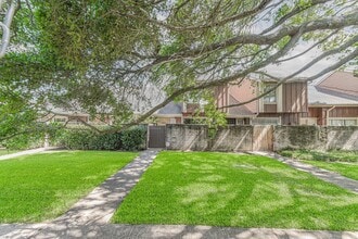 Building Photo - 12663 Wellington Park Dr