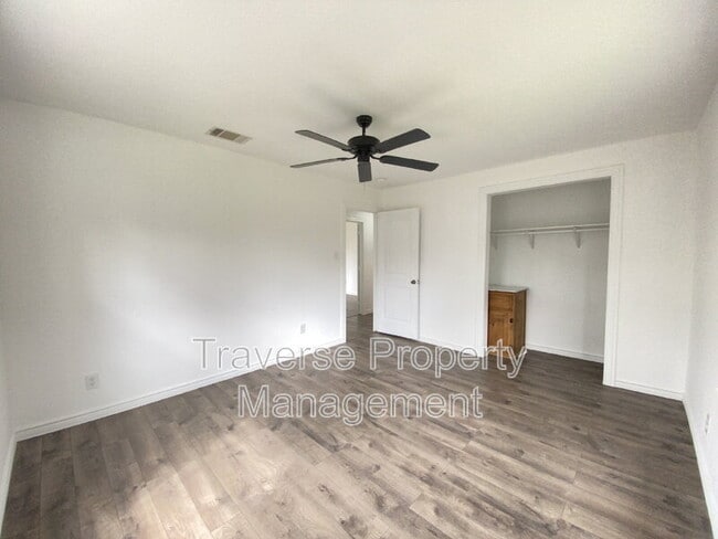 Building Photo - 145 Gordon Dr