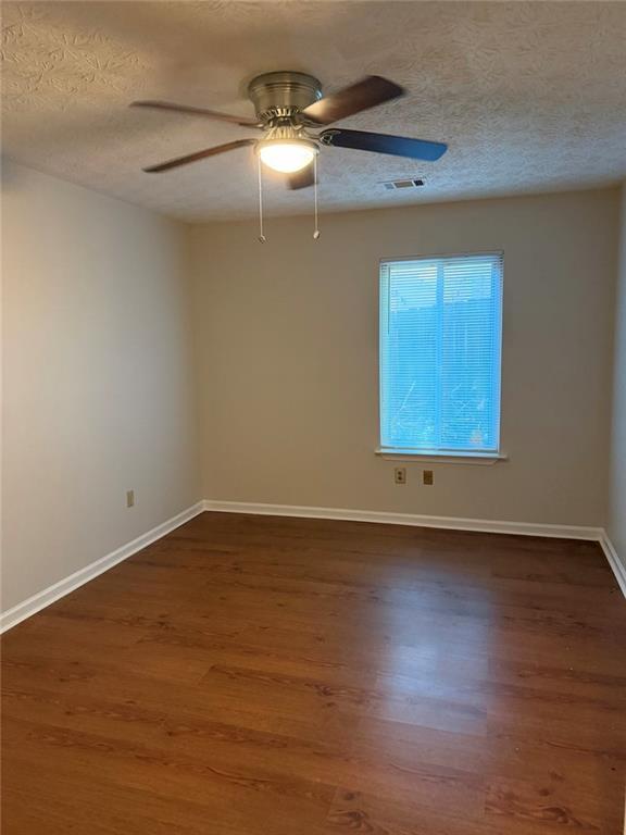 Building Photo - 1819 Cres Hill Dr NW