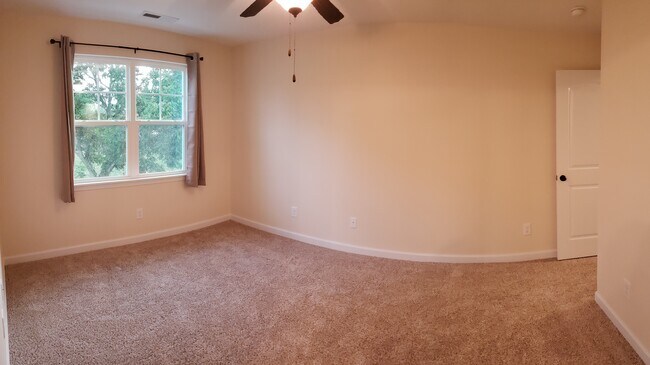 Building Photo - 409 Justice Farm Dr