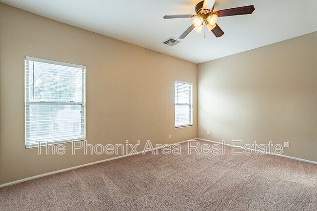 Building Photo - 44415 W Knauss Dr