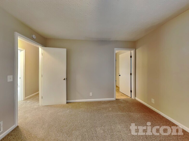 Building Photo - 2092 Brooks Rd SE