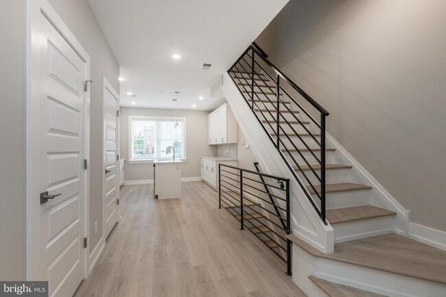 Building Photo - 2530 N Howard St