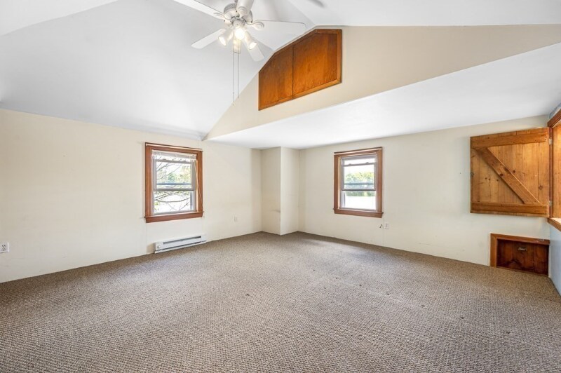 Building Photo - 98 Linwood St