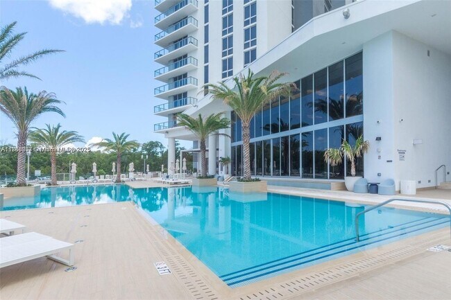 Building Photo - 16385 Biscayne Blvd