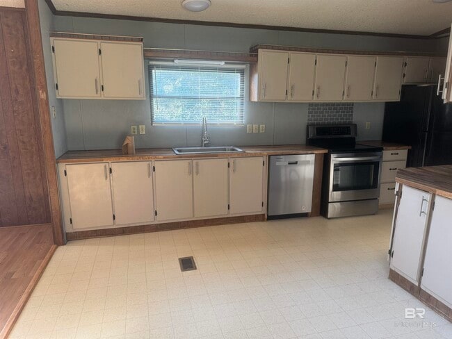 Building Photo - 21059 Morgan Spgs Ln