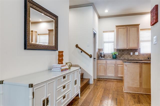 Building Photo - 3028 Carmel St