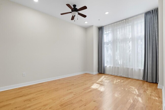 Building Photo - 251 Newark Ave