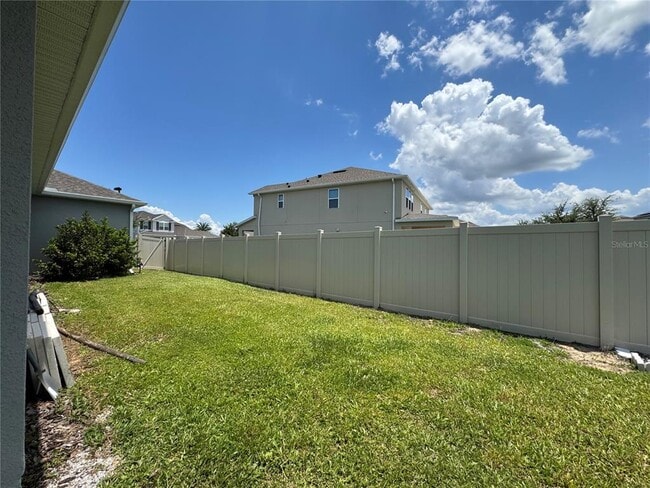 Building Photo - 715 Blue Citrus Ln