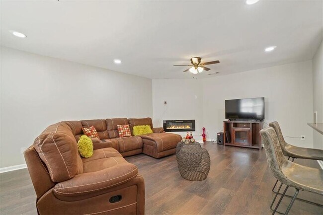 Building Photo - 4103 Horsebit Trail