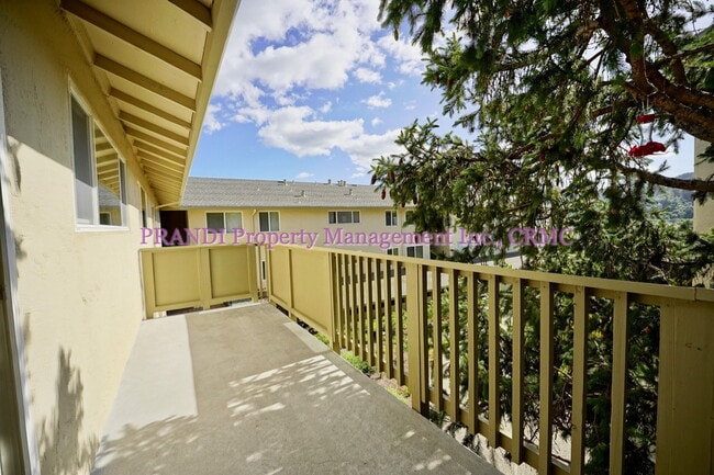 Building Photo - "Charming 1-Bed Condo Retreat in Greenbrae – Spacious 894 Sq Ft Living!"