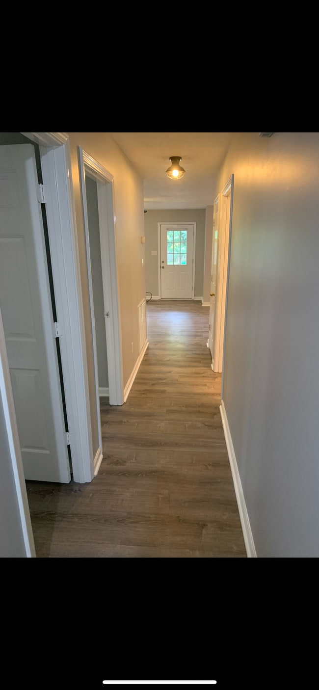 Building Photo - 135 W 14th Ave