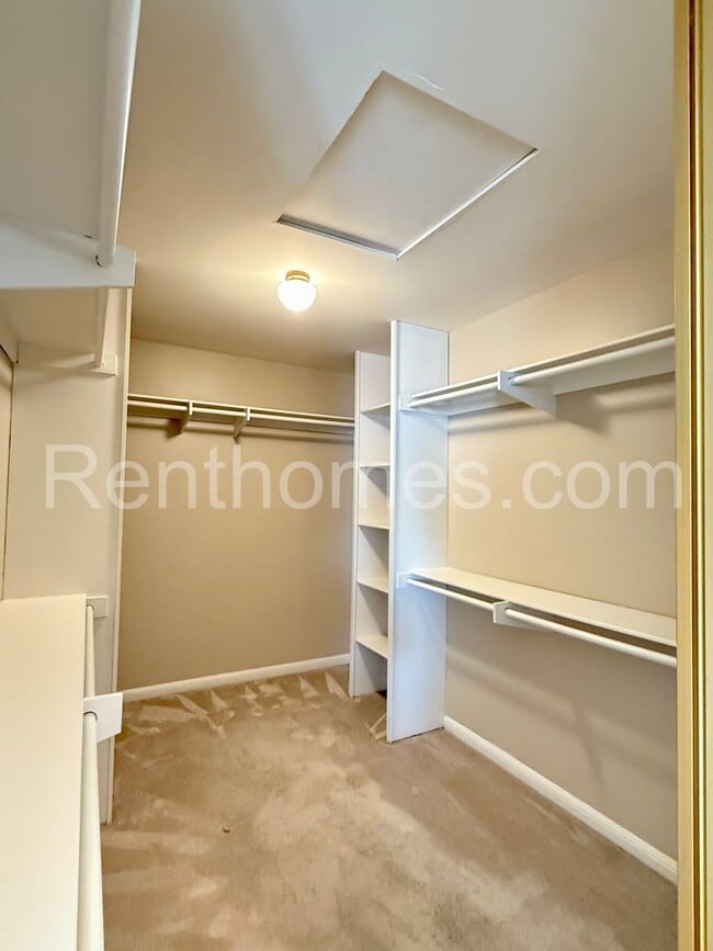 Building Photo - 12613 Crest Knolls Ct